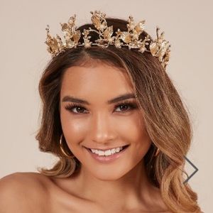NWT Gold floral head crown